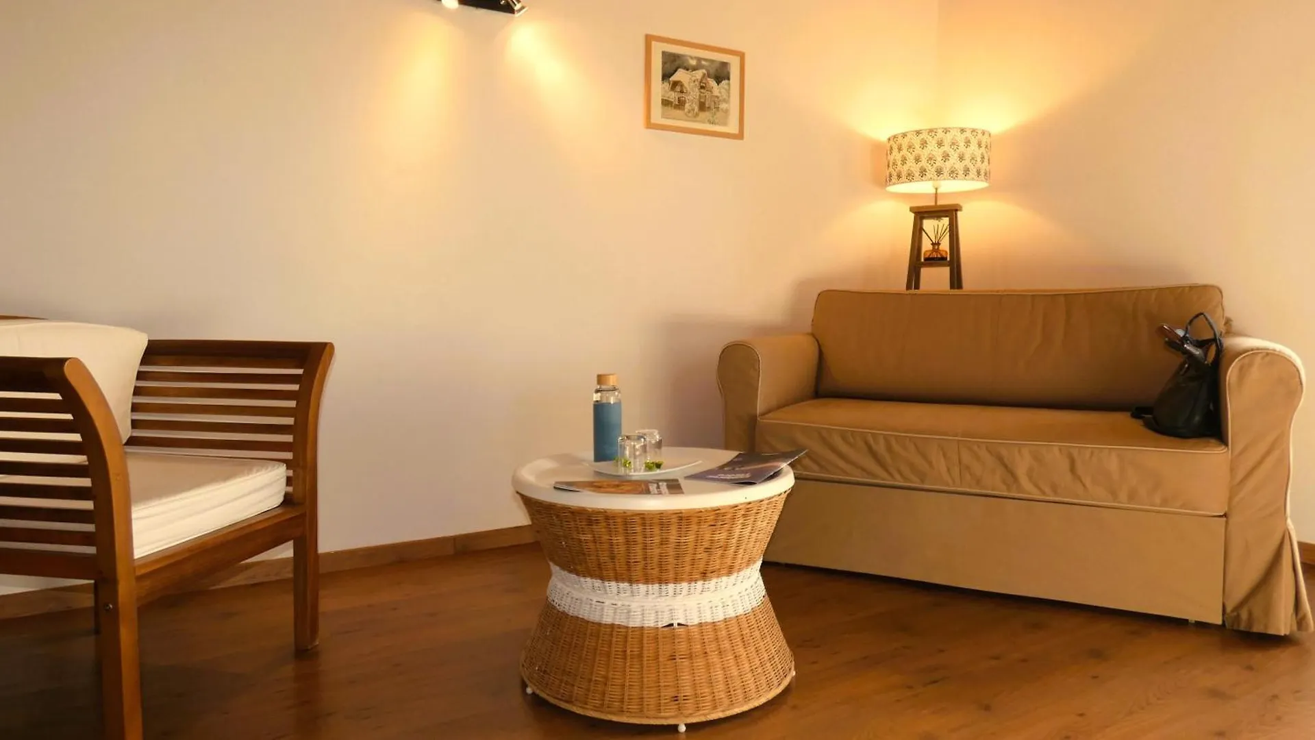 Bed & Breakfast Plaine Et Colline Chambres Et Table D'Hotes Isere Gillonnay France