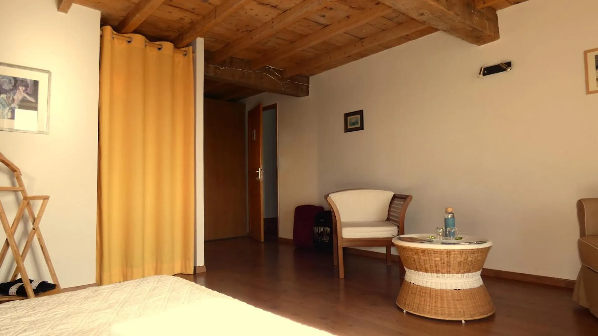 Plaine Et Colline Chambres Et Table D'Hotes Isere Gillonnay 0*,  France
